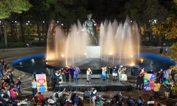 ALE ROJO DE LA VEGA ENTREGA REHABILITACION DE PLAZA RIO DE JANEIRO; TENDRA VIGILANCIA Y ORDENAMIENTO PERMANENTE