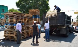 RETIRAN M&Aacute;S DE 3 MIL TARIMAS QUE INVAD&Iacute;AN CALLES DE VALLEJO