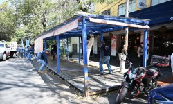 ALE ROJO DE LA VEGA ENCABEZA RETIRO DE P?RGOLAS SIN PERMISO EN LA CONDESA