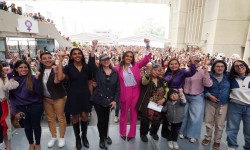 ALE ROJO DE LA VEGA ENTREGA LA PRIMERA MINISTRACION DE LA TARJETA VIOLETA A MUJERES CUIDADORAS EN CUAUHTEMOC