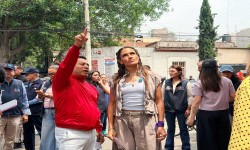 ALE ROJO DE LA VEGA RECORRE CALLES DE ALGARIN, EN JORNADA DE ALCALDIA EN TUS MANOS